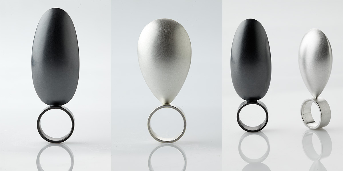 Hedendaagse, sculpturale ringen in gepatineerd sterling zilver